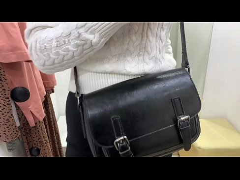 ❤️ Offentlig onani af ung kælling FeralBerry med en dildo i prøverummet ️❌ Fucking video at da.xxxner.ru ☑