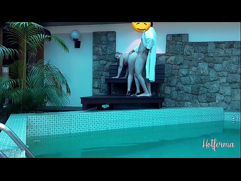 ❤️ Chef inviterer stuepige til poolen, men kunne ikke modstå en hot ️❌ Fucking video at da.xxxner.ru ☑