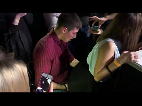❤️ Rigtig sex i en russisk natklub. 18-årig russisk pige i anus og vagina kneppet i en natklub ️❌ Fucking video at da.xxxner.ru ☑