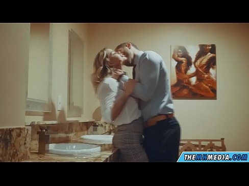 ❤️ Når en barmfagre blondine forfører dig på et offentligt toilet ️❌ Fucking video at da.xxxner.ru ☑